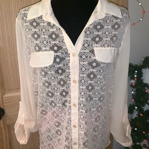 🔵 Love On A Hanger Ivory / Cream Blouse Size M